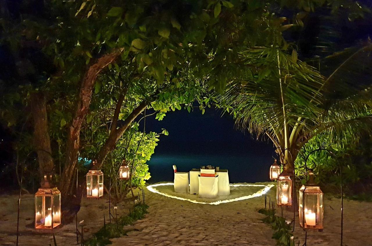 The Barefoot Eco Hotel Hanimaadhoo Island Exterior foto